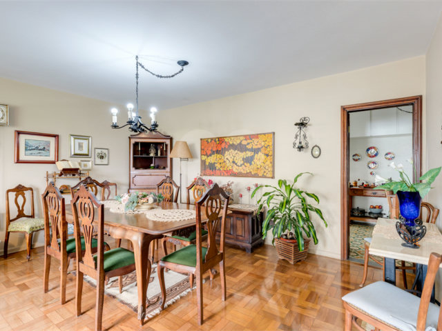 Apartamento à venda com 4 quartos, sendo 1 suíte,  em Chácara Santo Antônio, São Paulo, SP