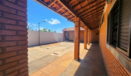 Casa à venda com 3 quartos, sendo 2 suítes,  em Jardim Europa (vila Xavier), Araraquara, SP