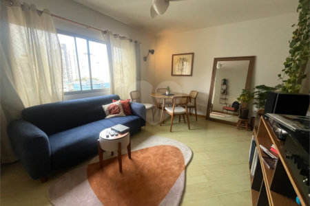 Apartamento à venda com 3 quartos, sendo 1 suíte, em Vila Olímpia, São Paulo, SP