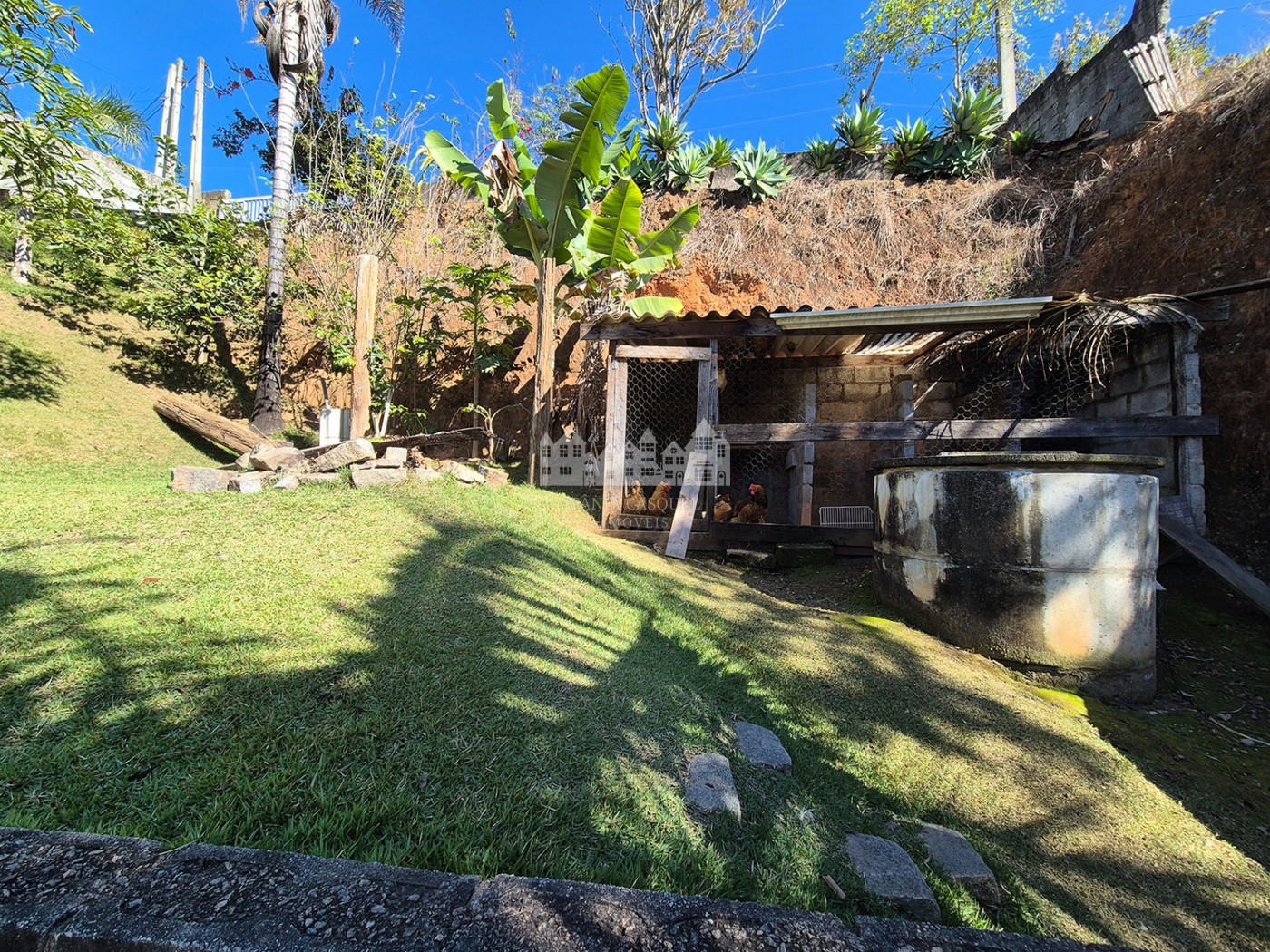 Chácara à venda ou locação no Jardim Estância Brasil – Atibaia/SP, com vista para a Pedra Grande