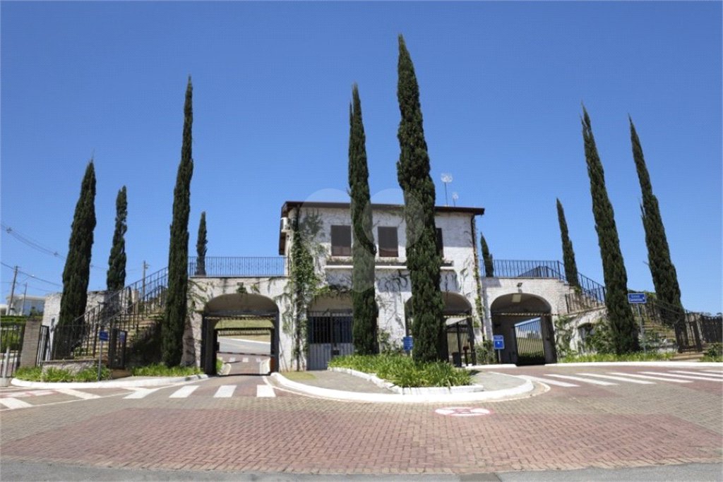 Casa à venda com 4 suítes no condomínio Campo de Toscana, Vinhedo - SP