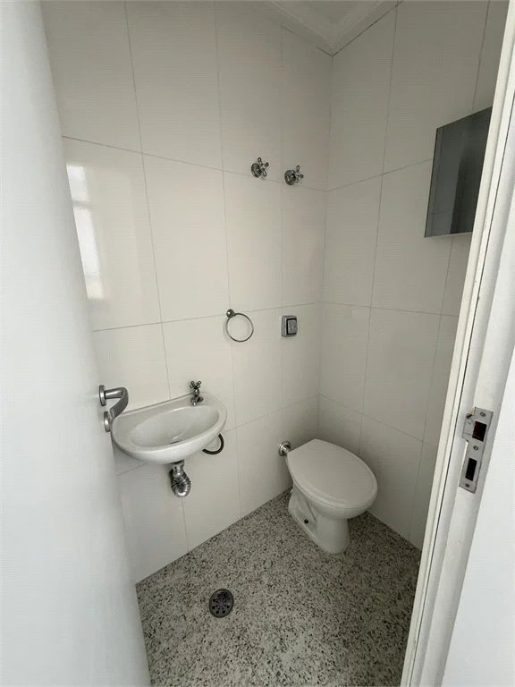 Triplex à venda ou para alugar com 3 suítes em Vila Suzana, São Paulo, SP