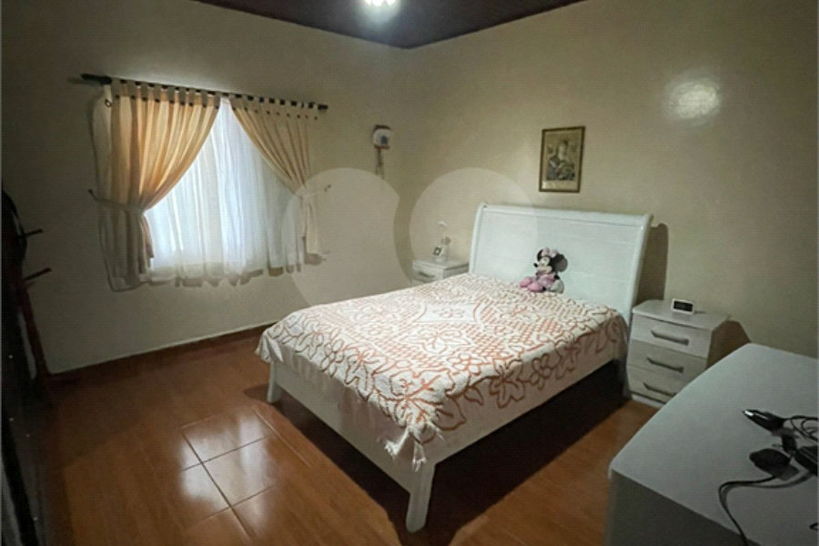 Sobrado à venda com 5 quartos, sendo 1 suíte,  em Vila Gustavo, São Paulo, SP
