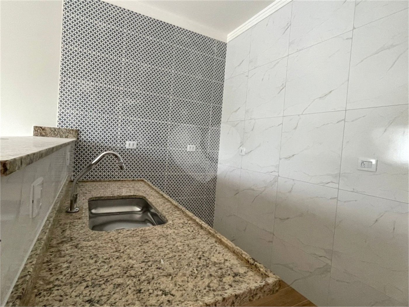 Casa de Vila à venda com 2 quartos, sendo 1 suíte, em Cajuru do Sul, Sorocaba, SP