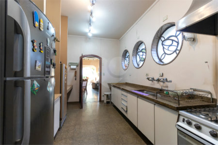 Casa à venda com 4 quartos, sendo 1 suíte, em Campo Belo, São Paulo, SP