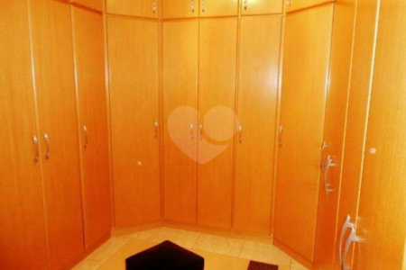 Casa à venda com 3 quartos, sendo 1 suíte, no condomínio Villaggio Di Firenze, São Paulo - SP