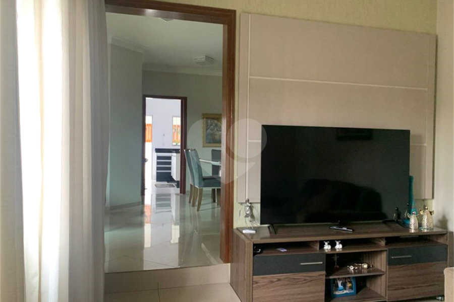 Sobrado à venda com 4 quartos, sendo 1 suíte, em Horto, São Paulo, SP