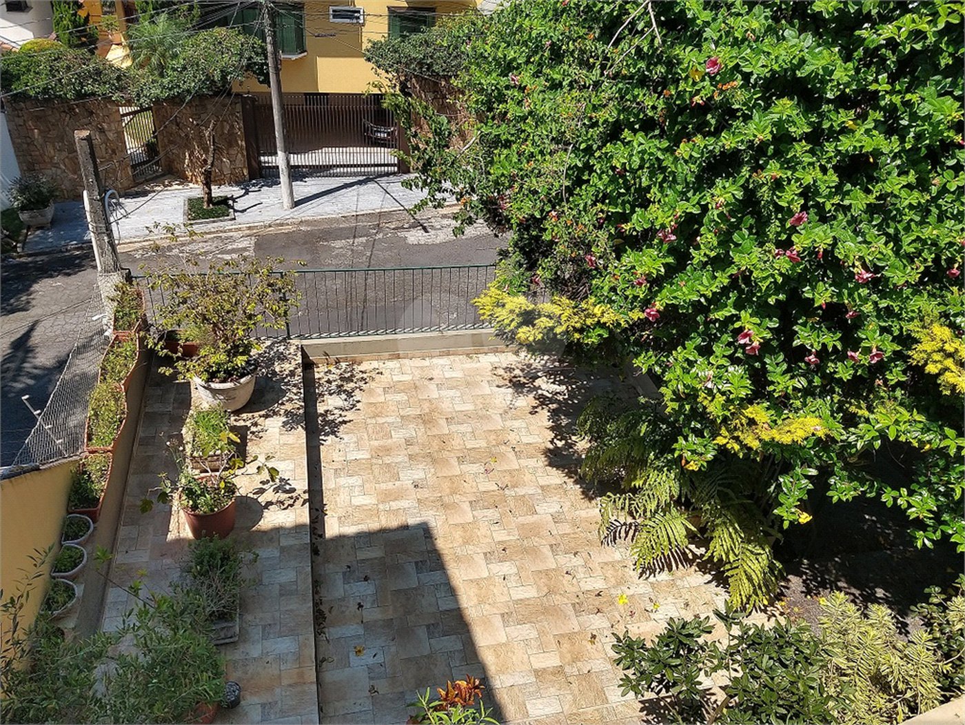 Sobrado à venda com 4 quartos, sendo 1 suíte, em Parque dos Príncipes, São Paulo, SP