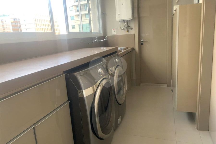 Apartamento à venda com 3 quartos, sendo 2 suítes, em Higienópolis, São Paulo, SP