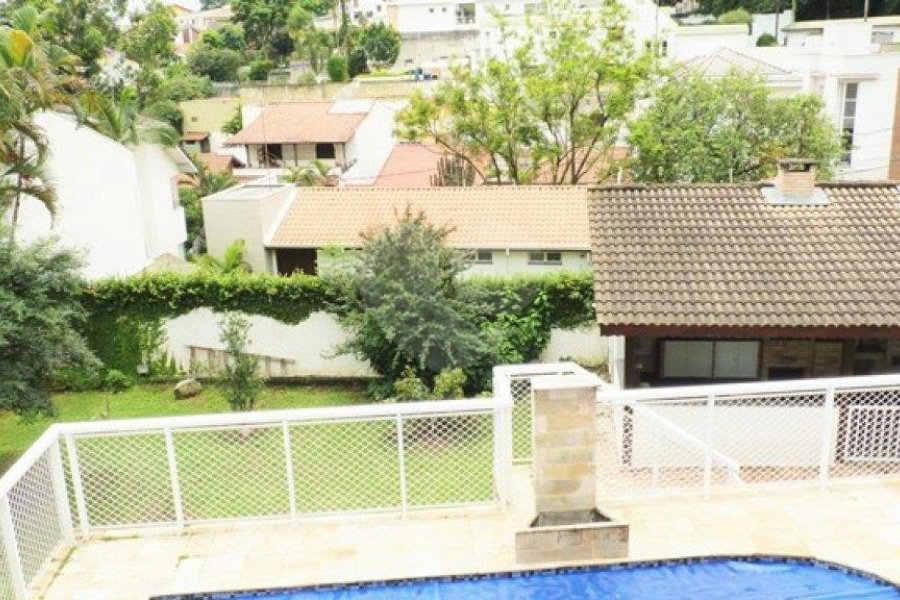 Sobrado à venda com 4 quartos, sendo 3 suítes, em Tremembé, São Paulo, SP