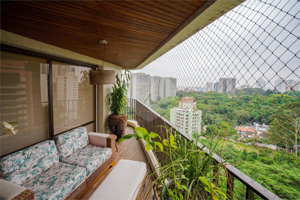 Apartamento à venda com 4 quartos, sendo 2 suítes,  em Vila Suzana, São Paulo, SP
