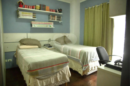 Sobrado à venda com 4 quartos, sendo 2 suítes, em Nova Petrópolis, São Bernardo do Campo, SP
