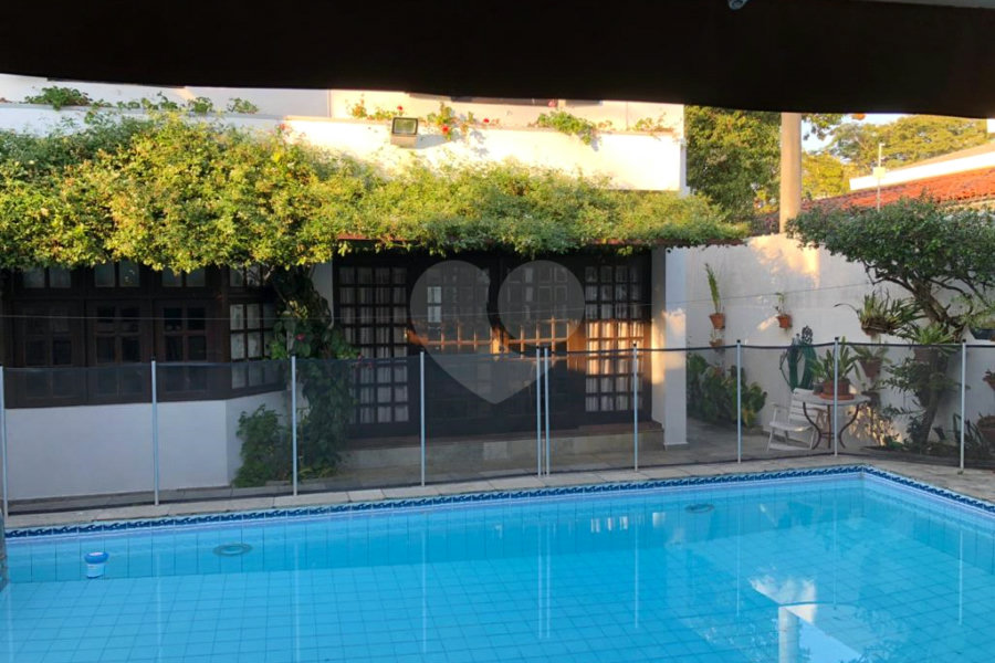 Sobrado à venda com 5 quartos, sendo 3 suítes, em Tremembé, São Paulo, SP