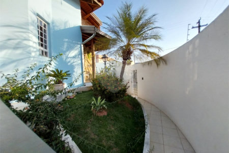 Sobrado à venda com 5 quartos, sendo 1 suíte,  em Terra Nobre, Louveira, SP