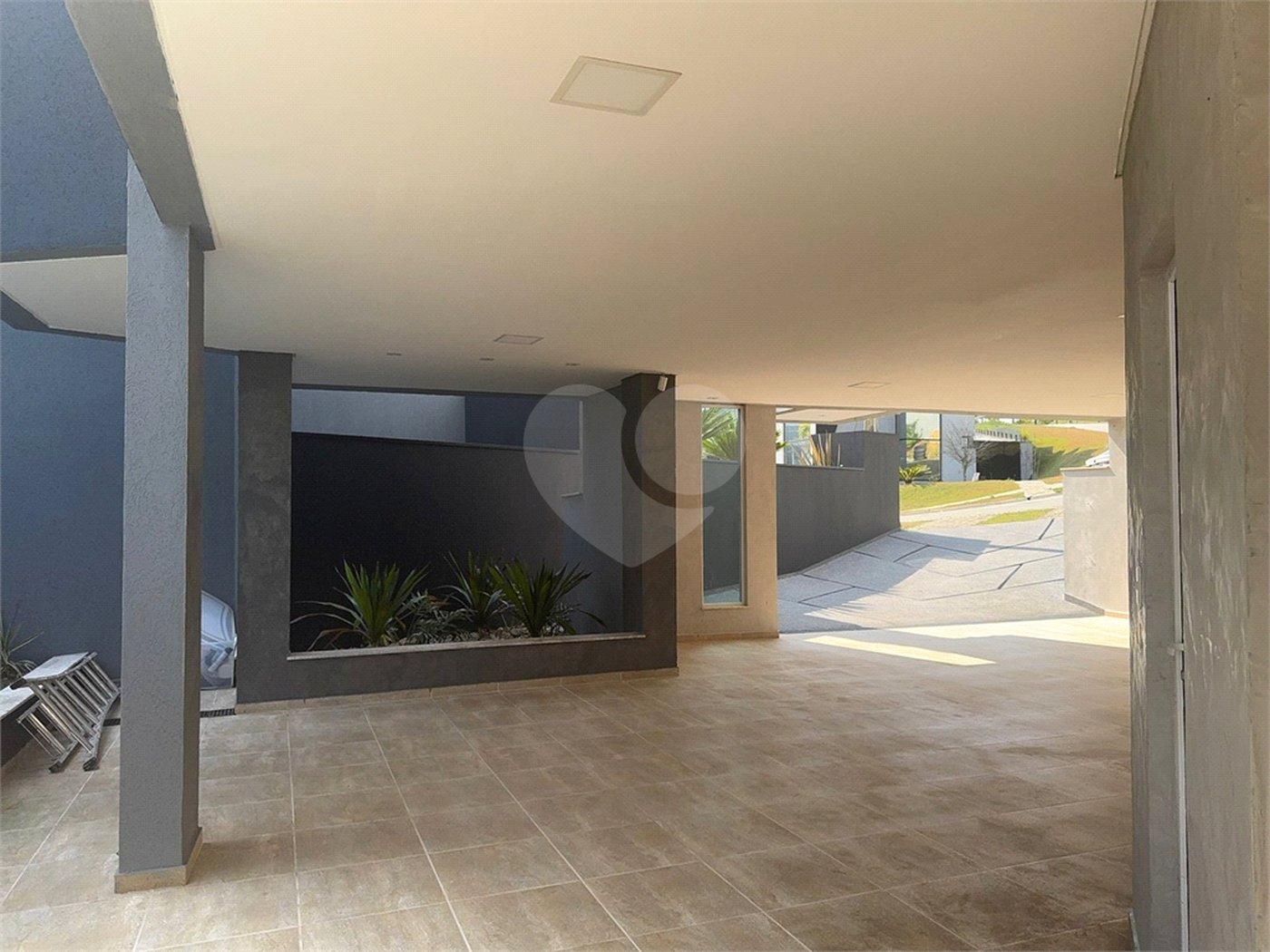 Casa à venda com 3 suítes no condomínio Aruã, Mogi das Cruzes - SP