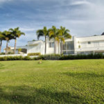 Casa à venda ou para alugar com 5 quartos, sendo 4 suítes, no condomínio Shamballa II, Atibaia - SP