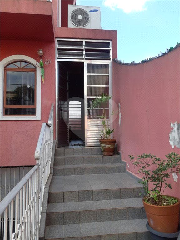 Sobrado à venda com 3 quartos, sendo 1 suíte, em Jardim Cachoeira, São Paulo, SP