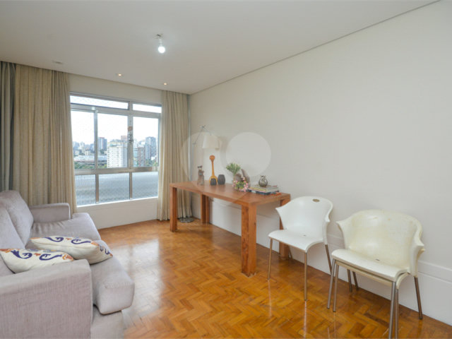 Apartamento à venda com 2 quartos em Moema, São Paulo, SP