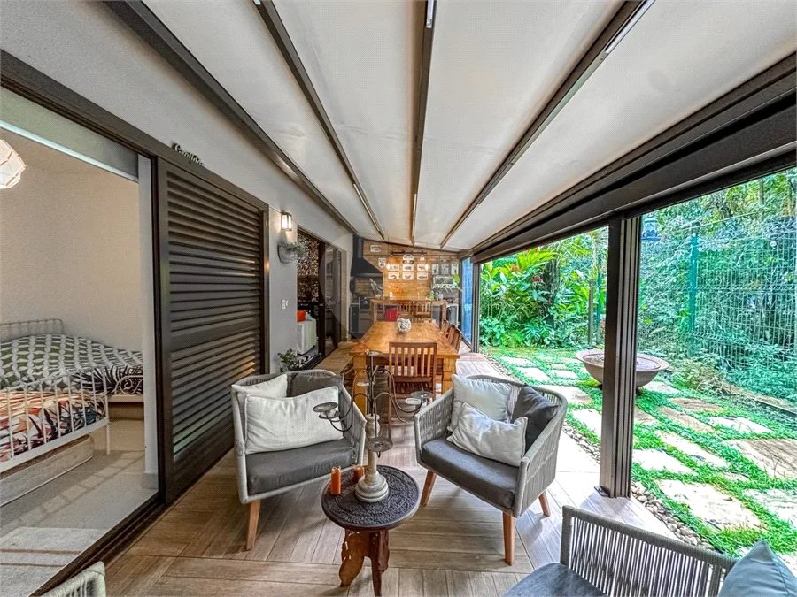 Villagio à venda com 3 quartos, sendo 1 suíte,  em Riviera de São Lourenço, Bertioga, SP
