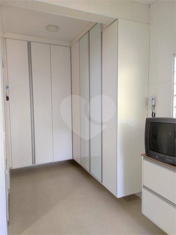 Chácara à venda com 3 quartos, sendo 2 suítes,  em Parque Varanguera, São Roque, SP