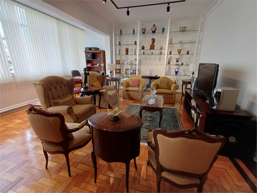 Apartamento à venda com 3 quartos, sendo 1 suíte, em Copacabana, Rio de Janeiro, RJ