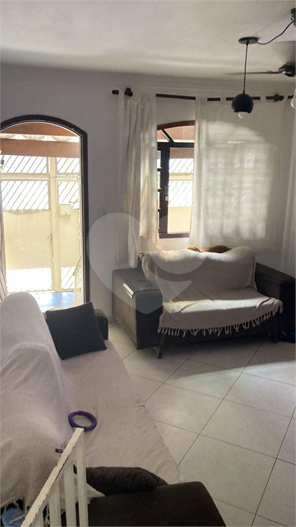 Casa à venda com 3 quartos em Jardim Santa Mena, Guarulhos, SP