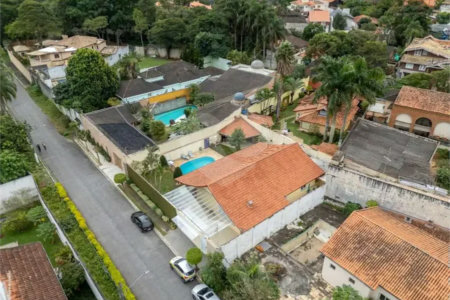 Casa Térrea à venda com 3 quartos, sendo 1 suíte, em Interlagos, São Paulo, SP