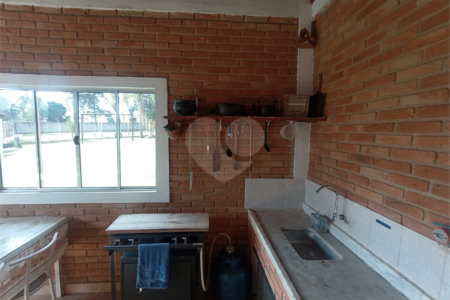 Chácara à venda com 6 quartos, sendo 1 suíte,  em Cercadinho, Alambari, SP