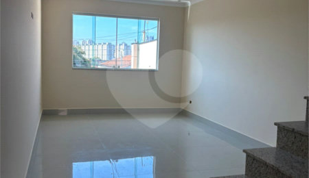 Sobrado à venda com 2 suítes em Vila Rica, São Paulo, SP