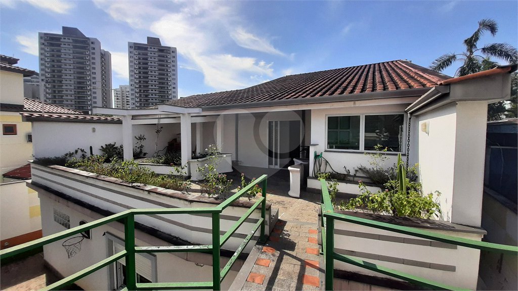 Casa à venda com 4 quartos, sendo 2 suítes, em Jardim Prudência, São Paulo, SP