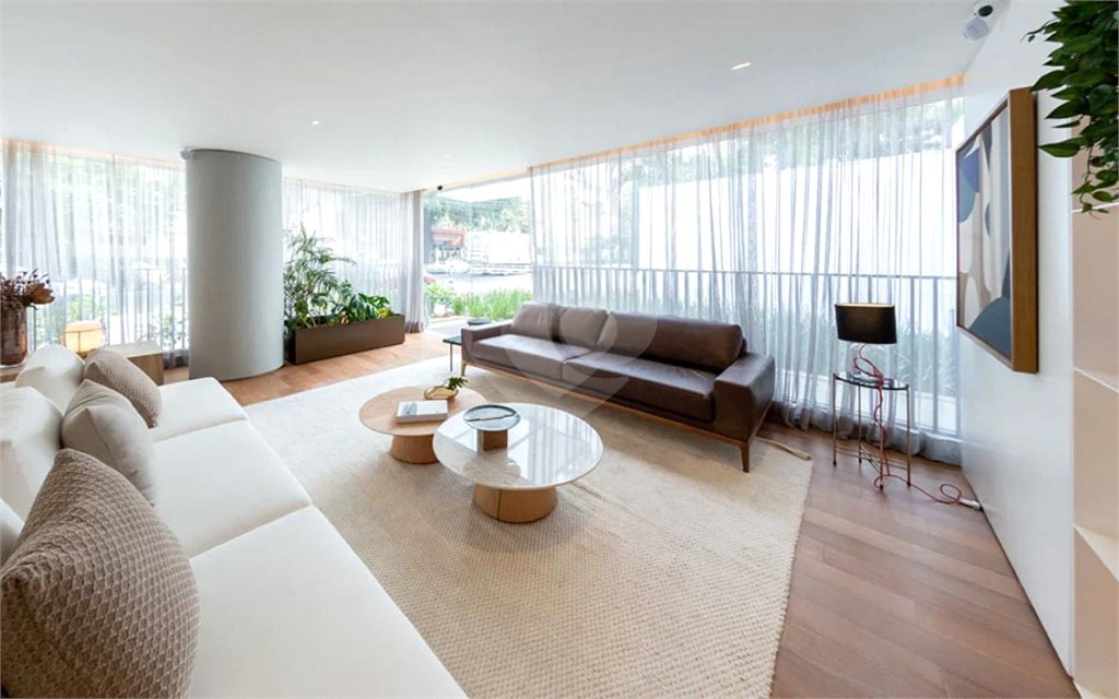 Apartamento à venda com 3 suítes em Indianópolis, São Paulo, SP