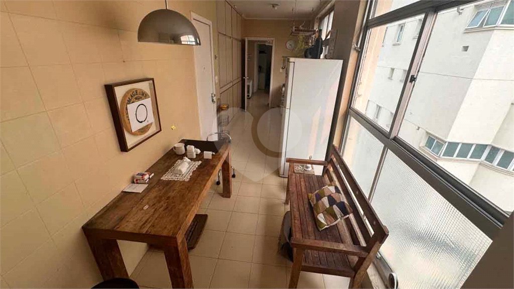 Apartamento à venda com 3 quartos, sendo 1 suíte, em Cerqueira César, São Paulo, SP