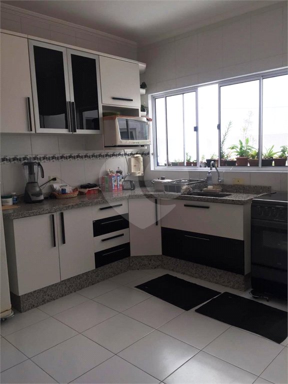 Casa à venda com 3 quartos, sendo 1 suíte, no condomínio Coelho III, São Paulo - SP