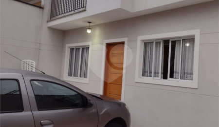 Sobrado à venda com 2 suítes em Vila Nivi, São Paulo, SP