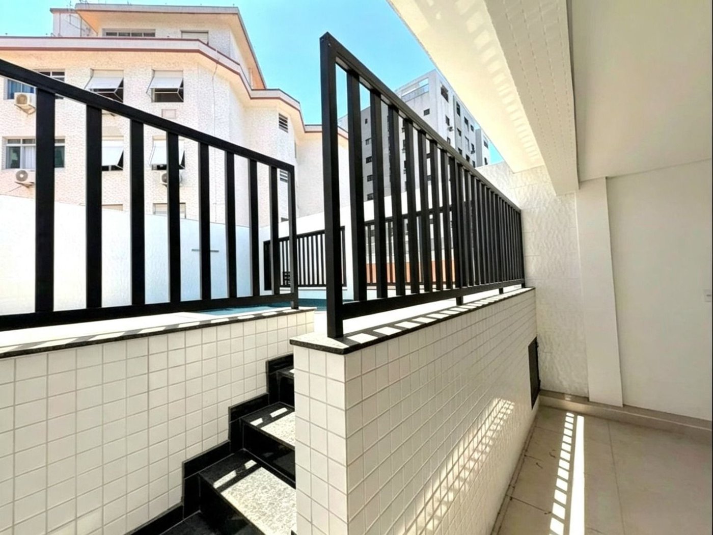 Sobreposta Alta à Venda na Aparecida em Santos | 3 Suítes | Piscina | Salão de Festas | 2 Vagas | 202 m²