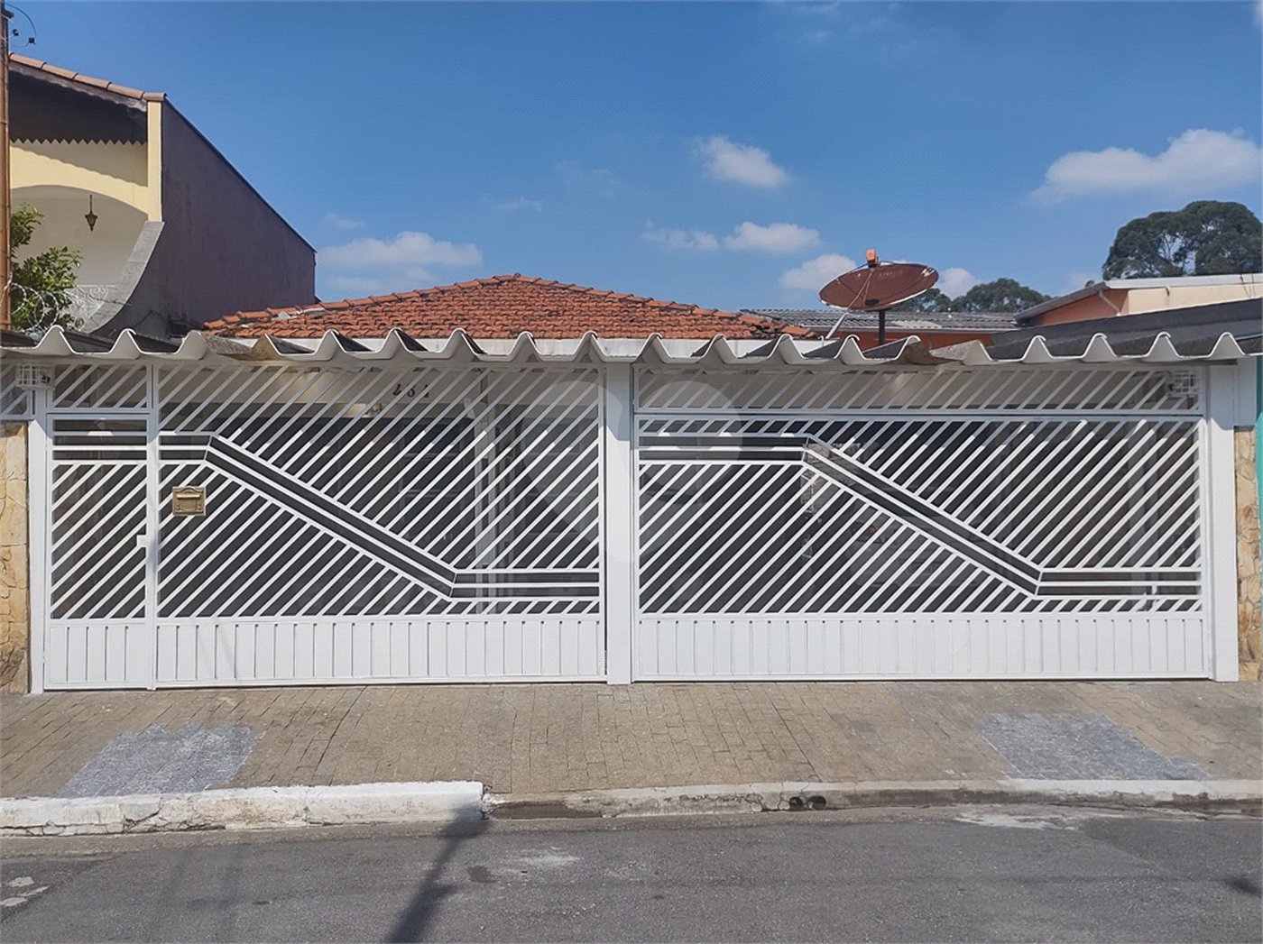 Casa Térrea à venda com 4 quartos, sendo 2 suítes,  em Parque Edu Chaves, São Paulo, SP