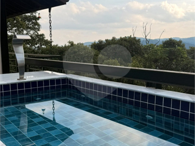 Casa à venda com 4 quartos, sendo 1 suíte,  no condomínio Alpes da Cantareira, Mairiporã - SP