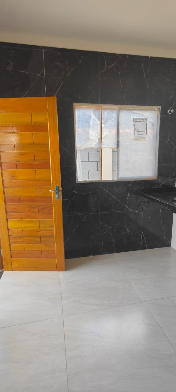 Casa à venda com 2 quartos, sendo 1 suíte, Itanhaém - SP