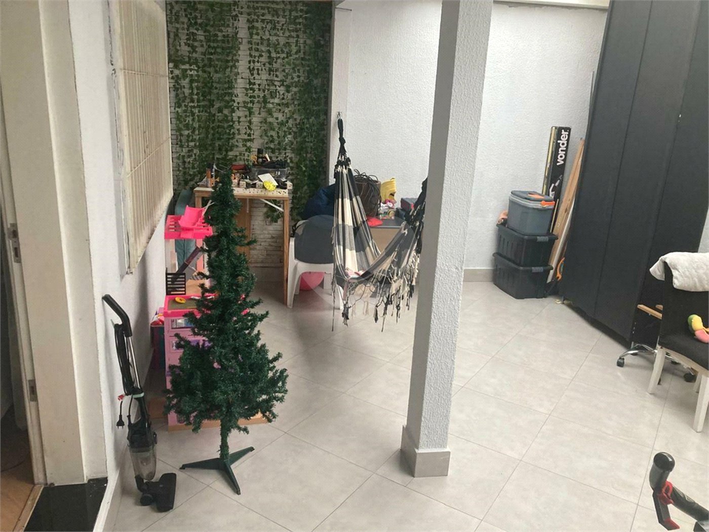 Ótimo sobrado à venda, ao lado do Roldão na Av. Cupece.