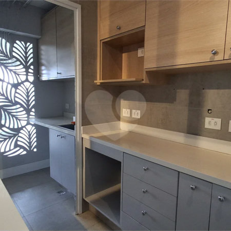 Apartamento com 2 vagas no Campo Belo