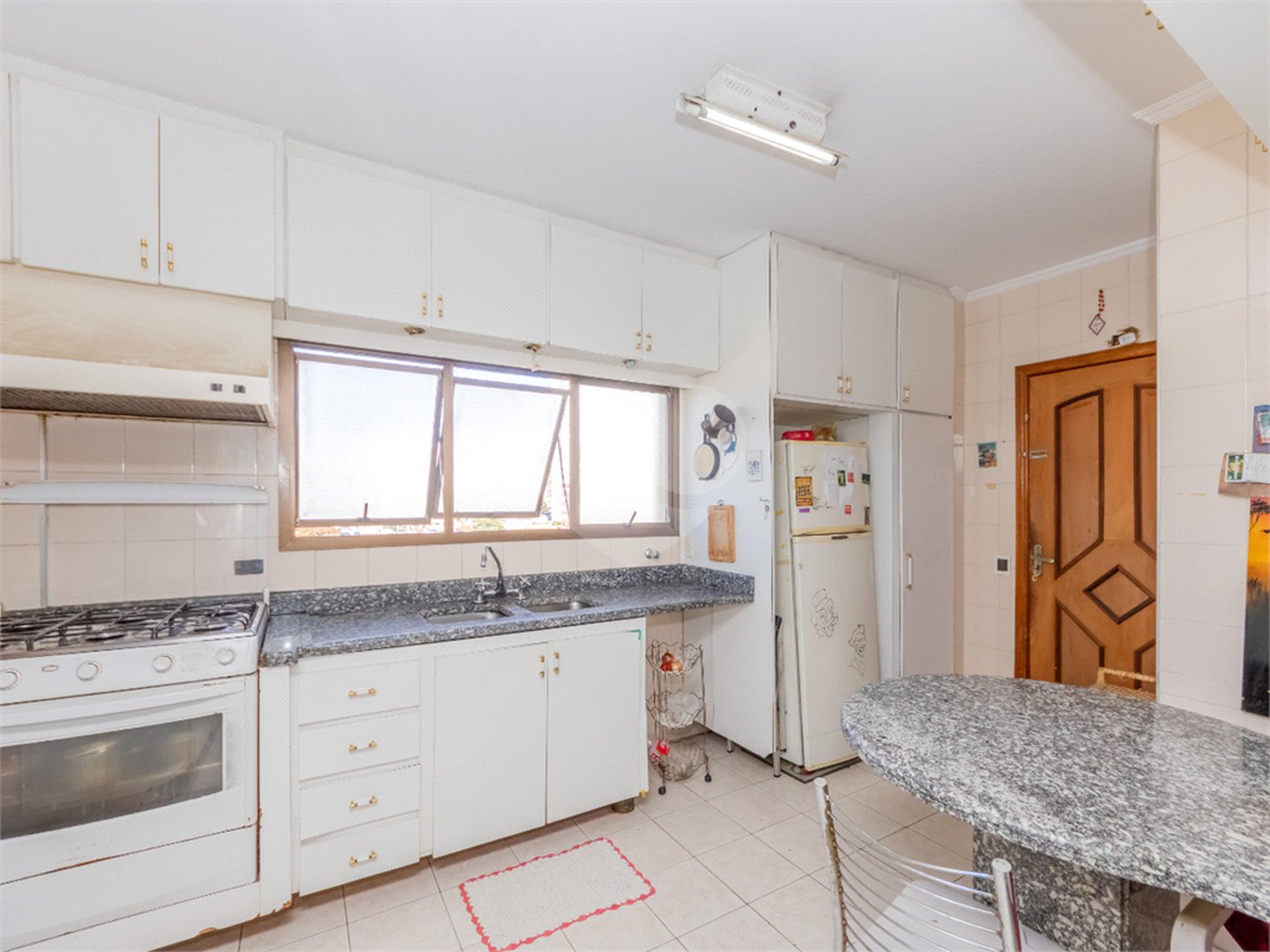 Apartamento à venda com 3 quartos, sendo 1 suíte, em Vila Carrão, São Paulo, SP