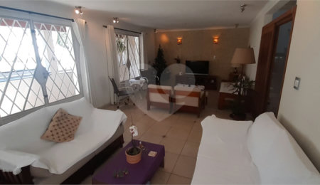 Sobrado à venda com 3 quartos, sendo 2 suítes,  em Chácara Monte Alegre, São Paulo, SP