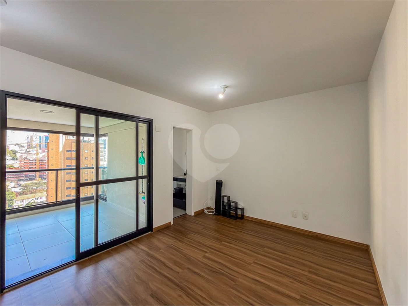 Studio novo com 33m² e vaga na garagem na região da Aclimação em São Paulo - SP.