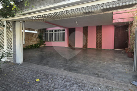 Casa à venda com 3 quartos, sendo 1 suíte, em Lar São Paulo, São Paulo, SP