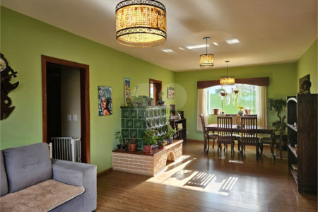 Casa à venda com 4 quartos, sendo 3 suítes, em Jardim Tapajós, Atibaia, SP