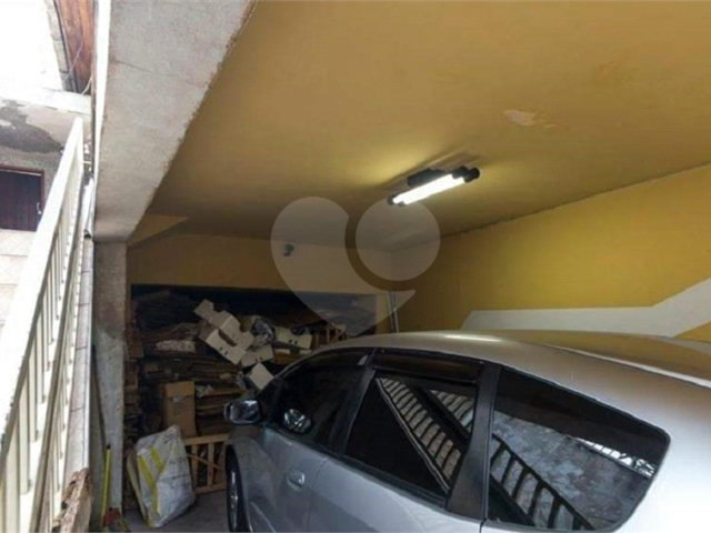 Sobrado à venda com 3 quartos, sendo 1 suíte,  em Bosque da Saúde, São Paulo, SP