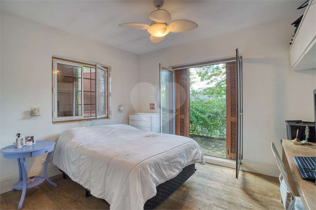Casa à venda com 4 quartos, sendo 2 suítes, em Alto da Boa Vista, São Paulo, SP