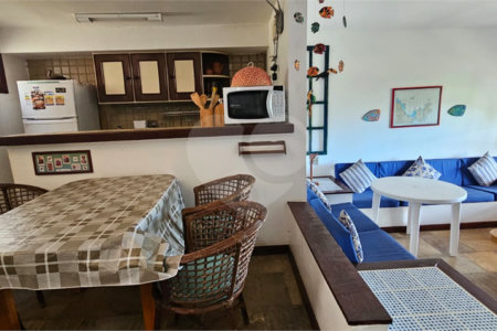 Casa em condomínio à venda ou para alugar com 3 quartos, sendo 2 suítes,  em Praia Rasa, Armação dos Búzios, RJ
