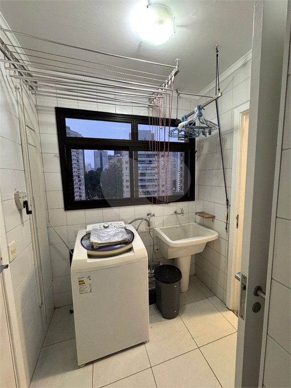 Apartamento à venda com 3 suítes em Vila Suzana, São Paulo, SP