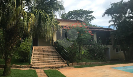 Casa à venda com 5 quartos, sendo 3 suítes,  no condomínio Recanto das Flores, Indaiatuba - SP